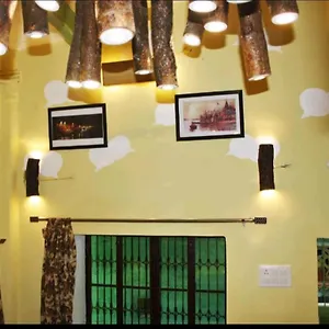  Hostel Monalisa