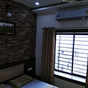 Alakhnanda Varanasi
